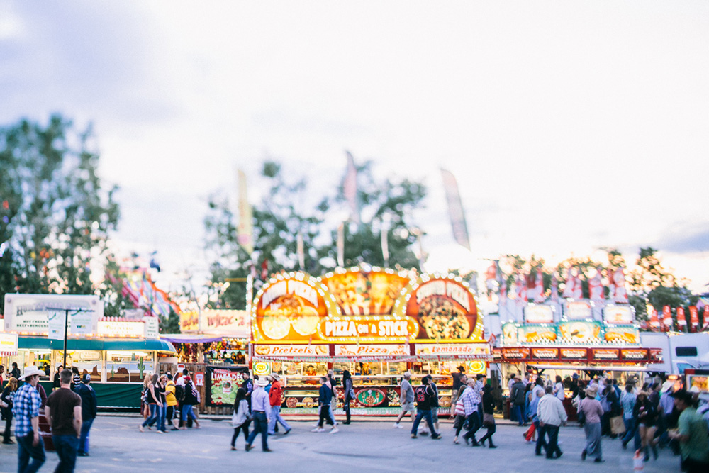 Calgary stampede chuck wagon race